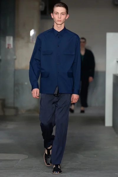 Look 22